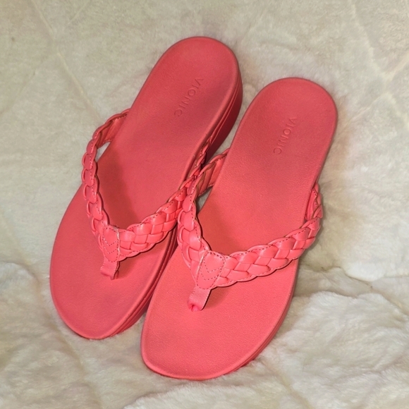 VIONIC Kenji Platform Sandles - Picture 1 of 11